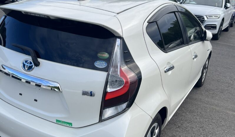 
								2022 Toyota Aqua full									