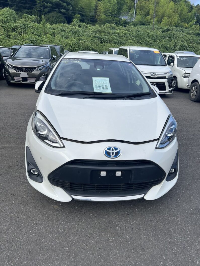 
								2022 Toyota Aqua full									
