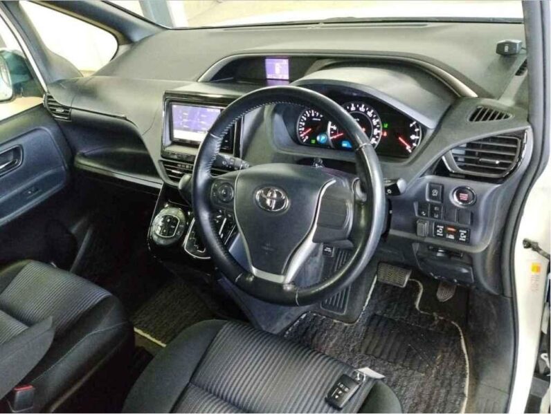 
								2016 Toyota Voxy “Kirameki” full									