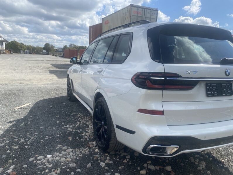 
								2025 BMW X7 40I M Sport full									
