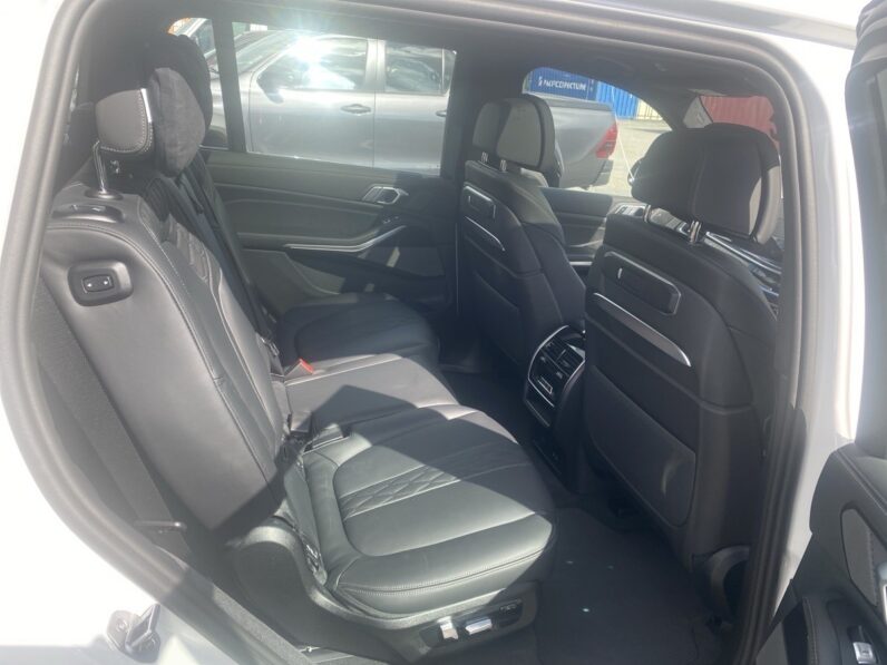 
								2025 BMW X7 40I M Sport full									