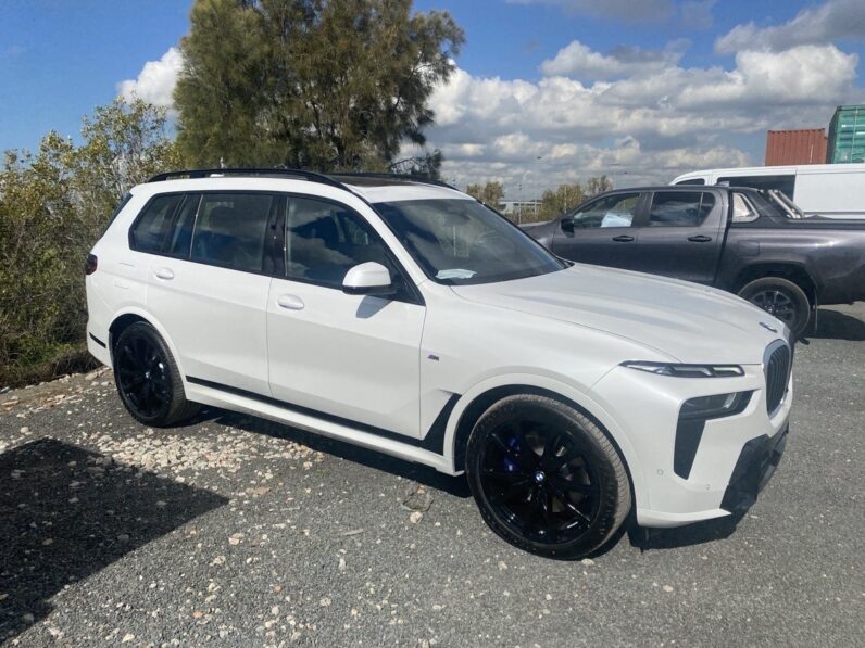 
								2025 BMW X7 40I M Sport full									