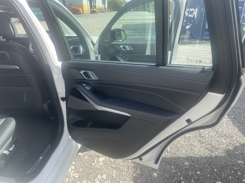 
								2025 BMW X7 40I M Sport full									