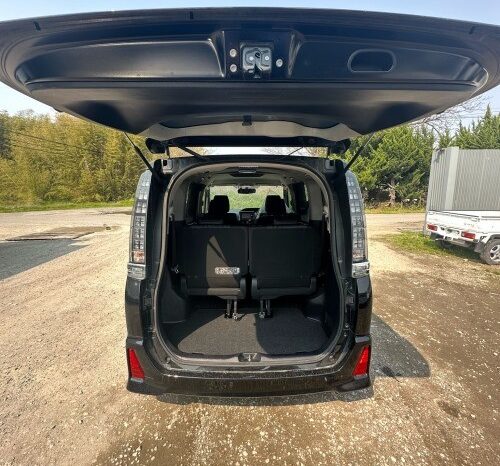 
								2018 Toyota Voxy ZS Kirameki full									