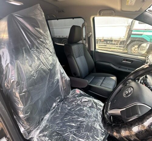 
								2018 Toyota Voxy ZS Kirameki full									