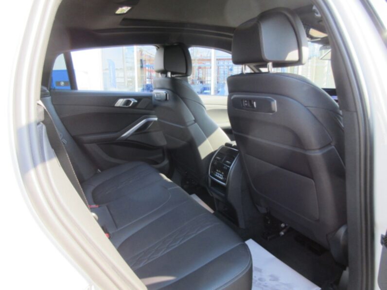 
								2024 BMW X6 60i M Sport full									