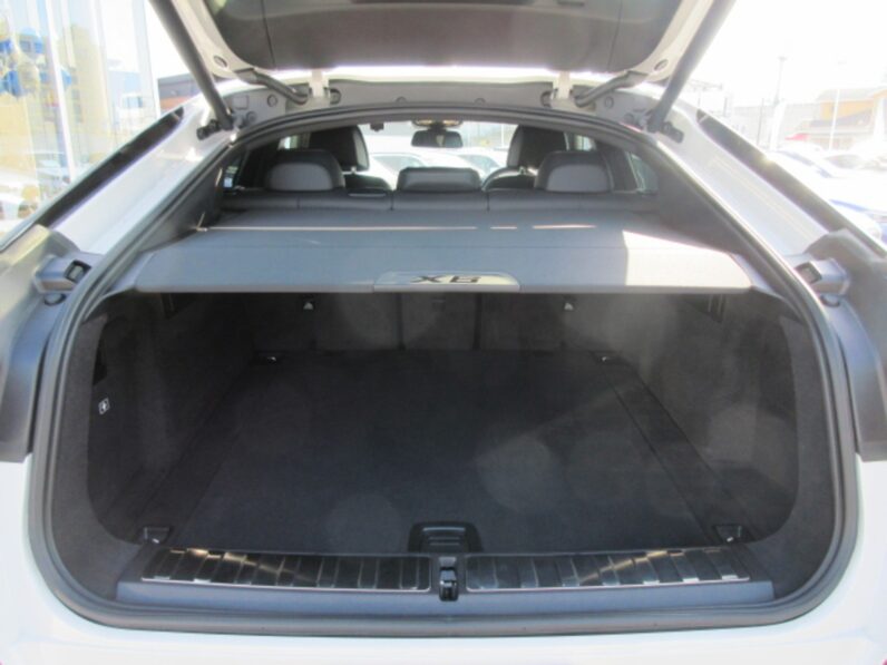 
								2024 BMW X6 60i M Sport full									