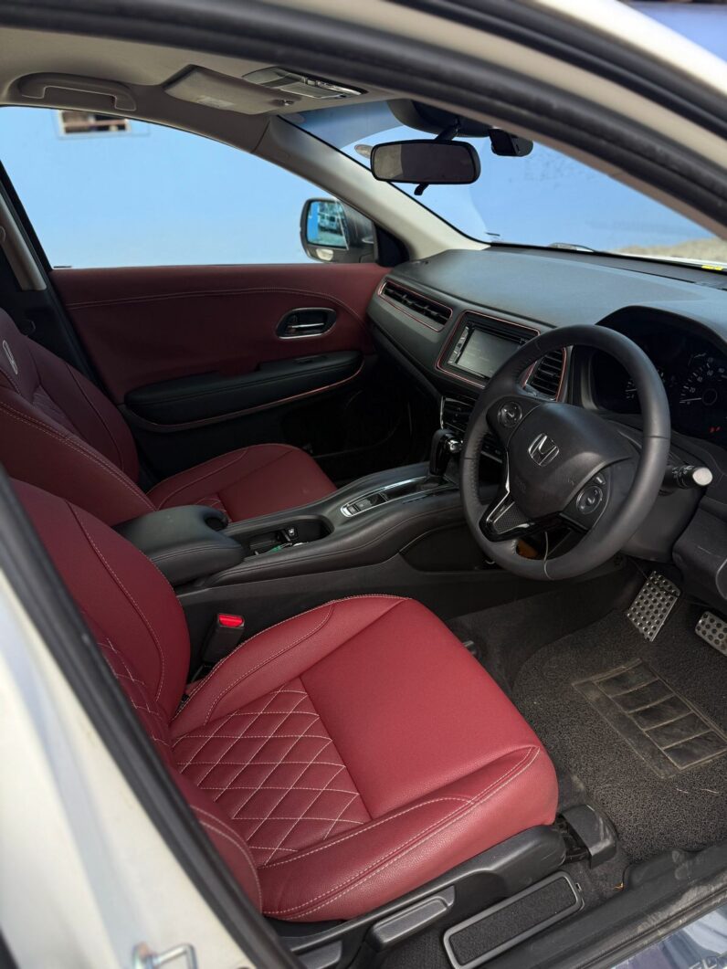 
								2016 Honda Vezel full									