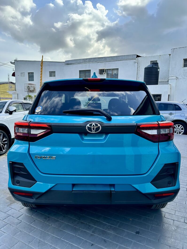 
								2022 Toyota Raize X full									