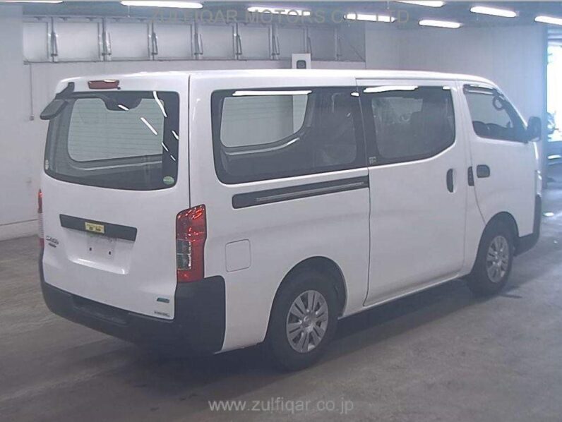 
								2015 Nissan NV350 Caravan 2.5DX full									