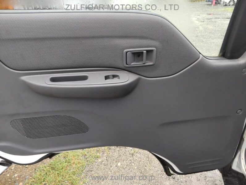 
								2017 Mazda Bongo full									
