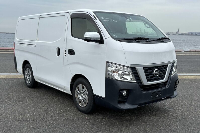 
								2018 Nissan NV350 Caravan DX 2.0G (2.0 Thermos) full									