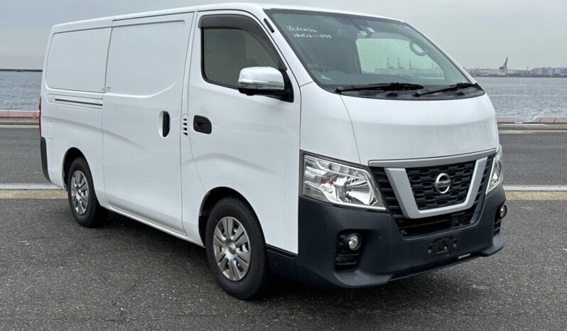 
								2018 Nissan NV350 Caravan DX 2.0G (2.0 Thermos) full									