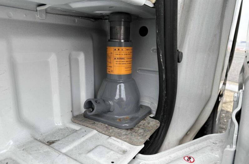 
								2018 Nissan NV350 Caravan DX 2.0G (2.0 Thermos) full									