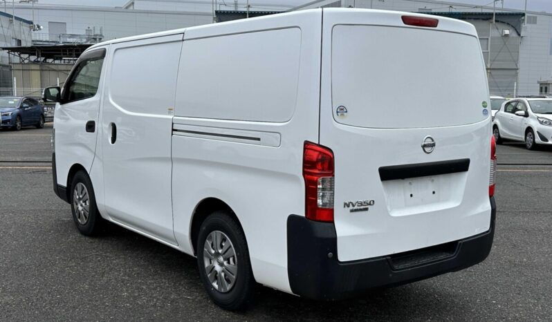 
								2018 Nissan NV350 Caravan DX 2.0G (2.0 Thermos) full									