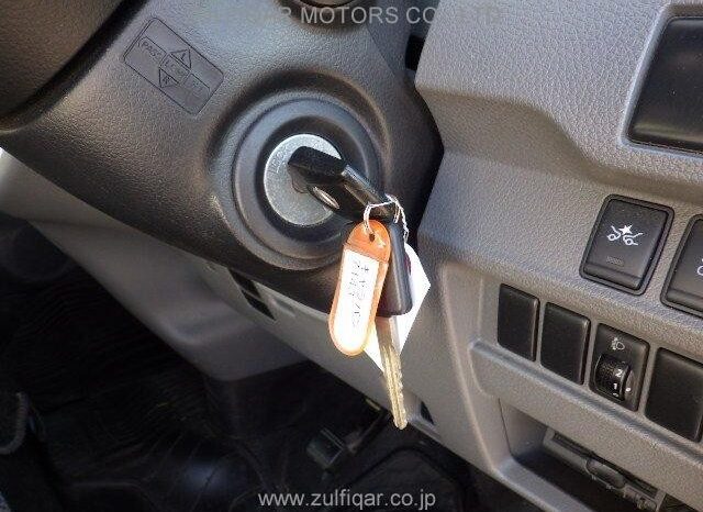 
								2018 Nissan NV350 Caravan DX 2.0G full									