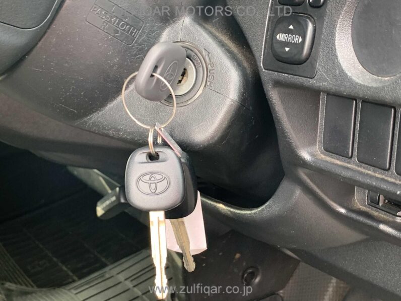 
								2017 Toyota Hiace 3.0DX full									