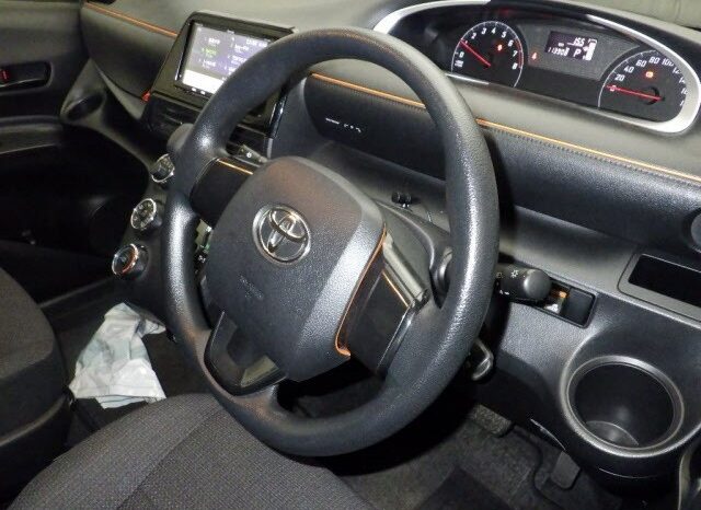 
								2020 Toyota Sienta G full									
