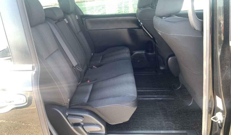 
								2020 Toyota Voxy Kirameki ZS 2.0L full									