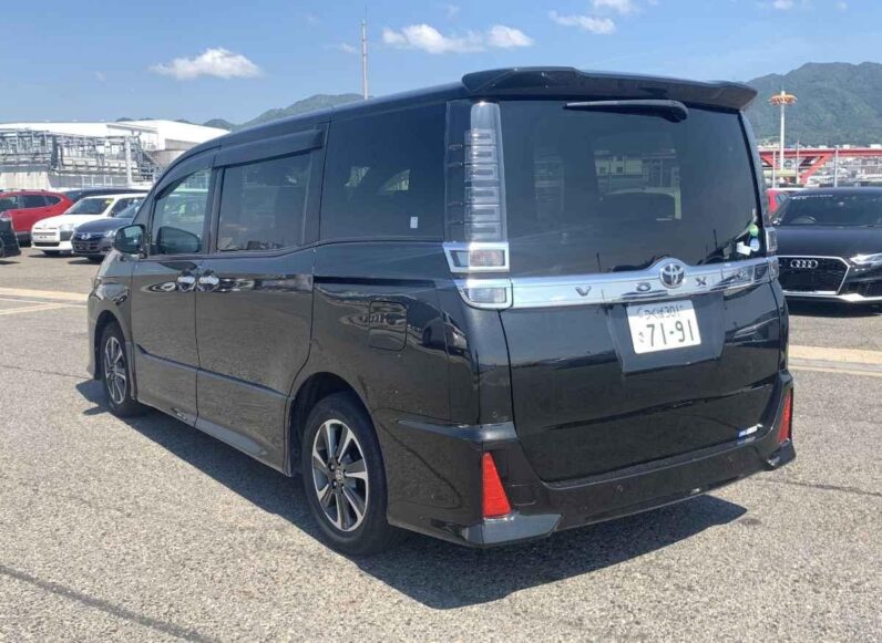 
								2020 Toyota Voxy Kirameki ZS 2.0L full									