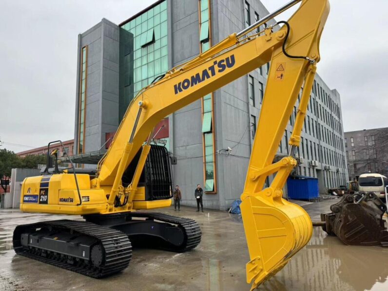 
								2020 Komatsu PC210 Excavator full									