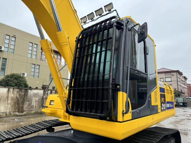 
								2020 Komatsu PC210 Excavator full									