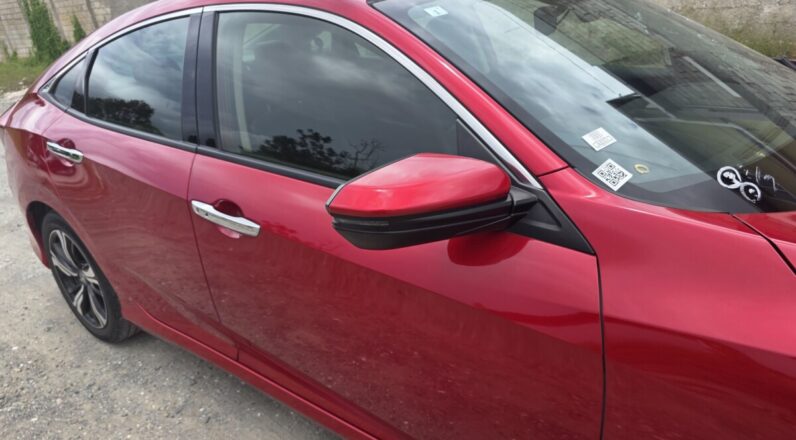 
								2019 Honda Civic Touring 2.0L i-Vtech full									
