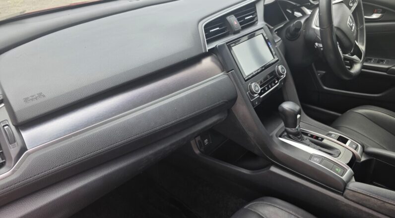 
								2019 Honda Civic Touring 2.0L i-Vtech full									