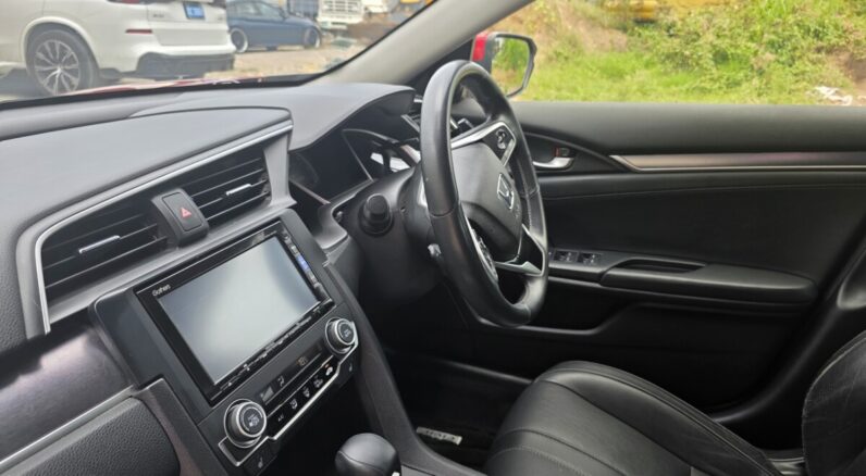
								2019 Honda Civic Touring 2.0L i-Vtech full									
