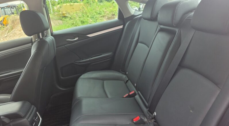 
								2019 Honda Civic Touring 2.0L i-Vtech full									