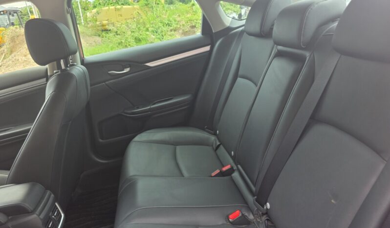 
								2019 Honda Civic Touring 2.0L i-Vtech full									