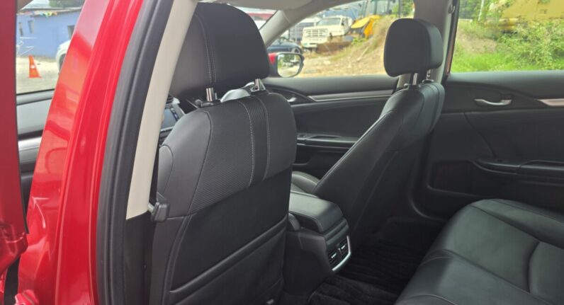 
								2019 Honda Civic Touring 2.0L i-Vtech full									