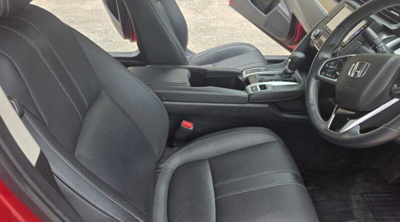 
								2019 Honda Civic Touring 2.0L i-Vtech full									