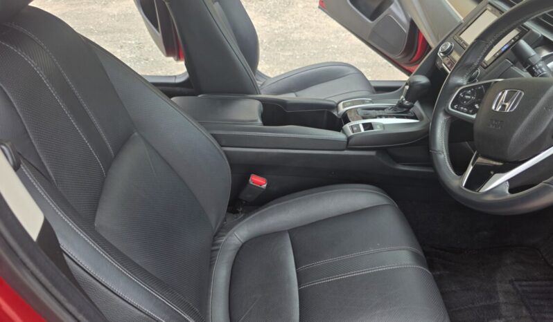 
								2019 Honda Civic Touring 2.0L i-Vtech full									