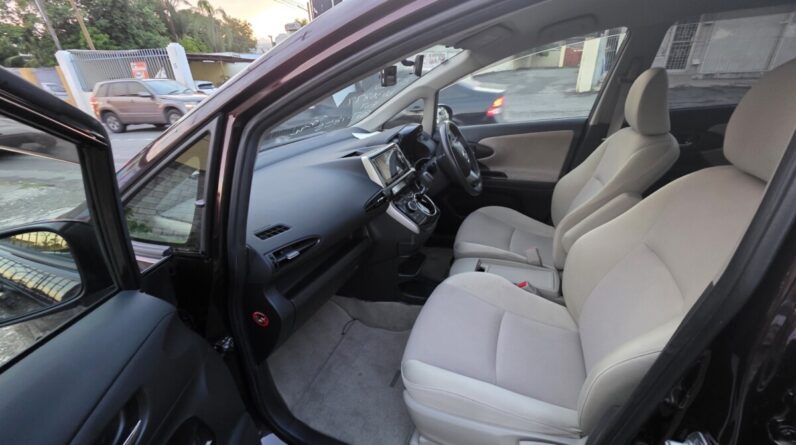 
								2016 Toyota Wish 1.8L VVT-I full									
