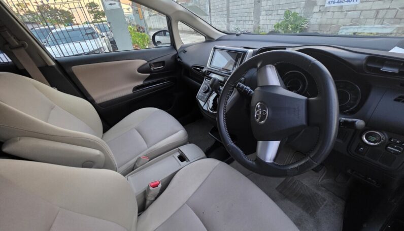 
								2016 Toyota Wish 1.8L VVT-I full									