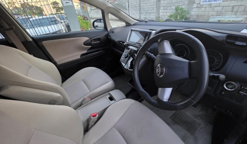
								2016 Toyota Wish 1.8L VVT-I full									