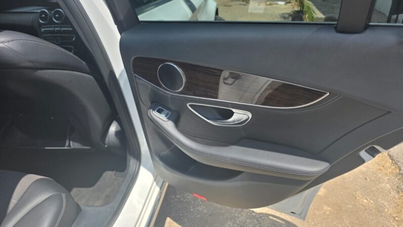 
								2015 Mercedes Benz C200 full									