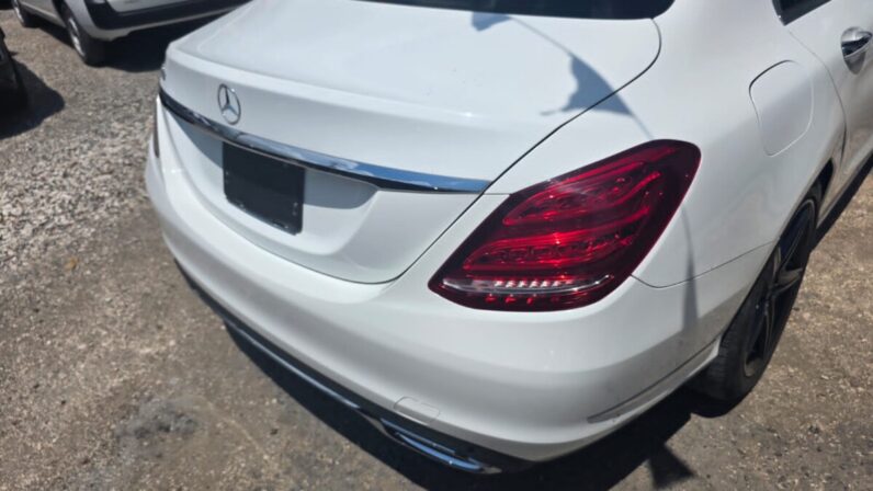 
								2015 Mercedes Benz C200 full									