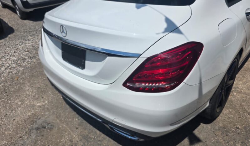 
								2015 Mercedes Benz C200 full									