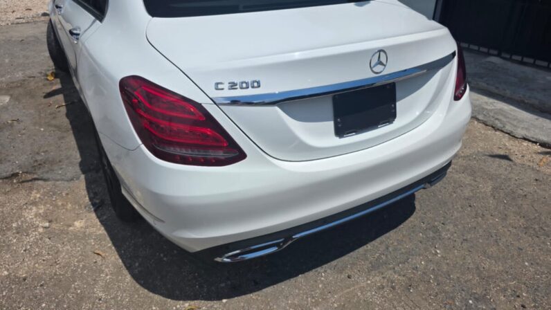 
								2015 Mercedes Benz C200 full									
