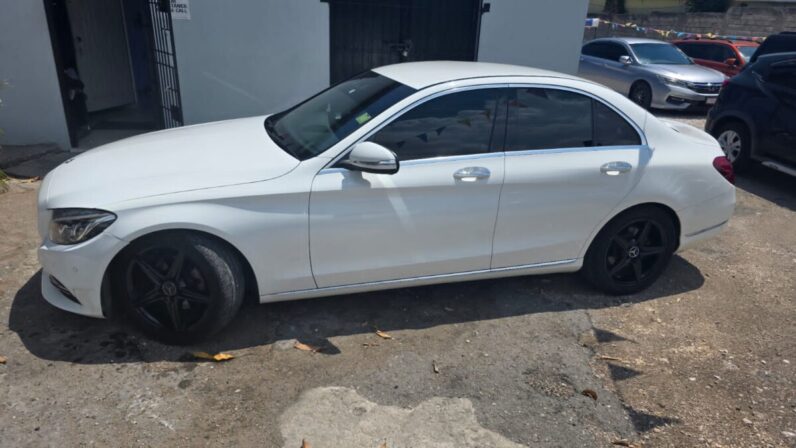 
								2015 Mercedes Benz C200 full									