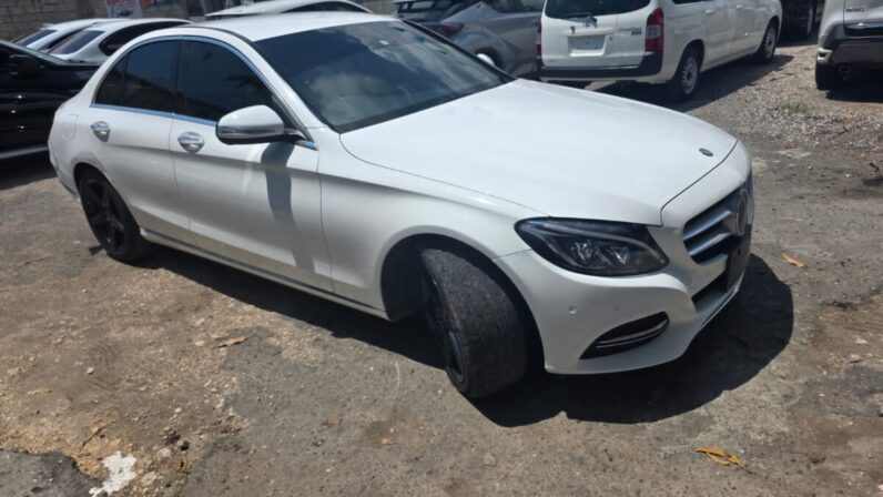 
								2015 Mercedes Benz C200 full									