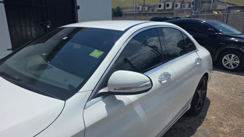 
								2015 Mercedes Benz C200 full									