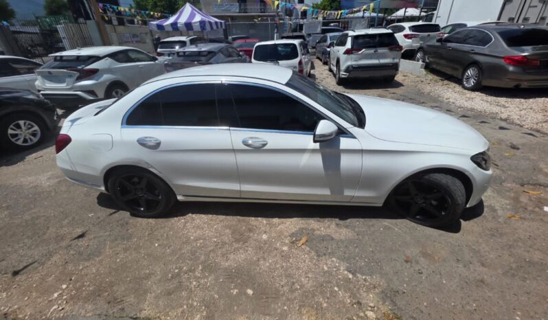 
								2015 Mercedes Benz C200 full									