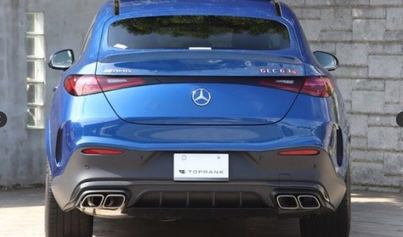 
								2024 Mercedes Benz GLC 63s E Performance full									