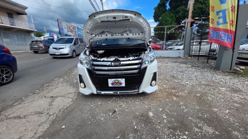 
								2017 Toyota Noah SI 2.0 full									
