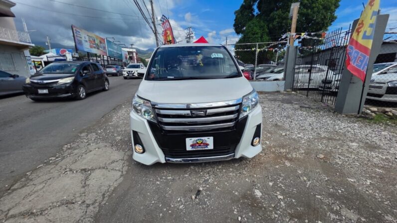 
								2017 Toyota Noah SI 2.0 full									
