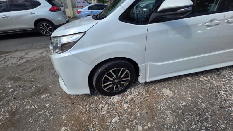 
								2017 Toyota Noah SI 2.0 full									