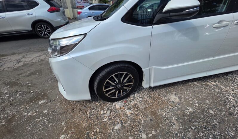
								2017 Toyota Noah SI 2.0 full									